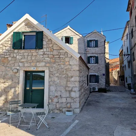 House Riva Lägenhet Pirovac